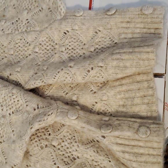 Tan crewneck knotted heirloom farmhouse style fuzzy crochet knit sweater size L - Picture 7 of 17